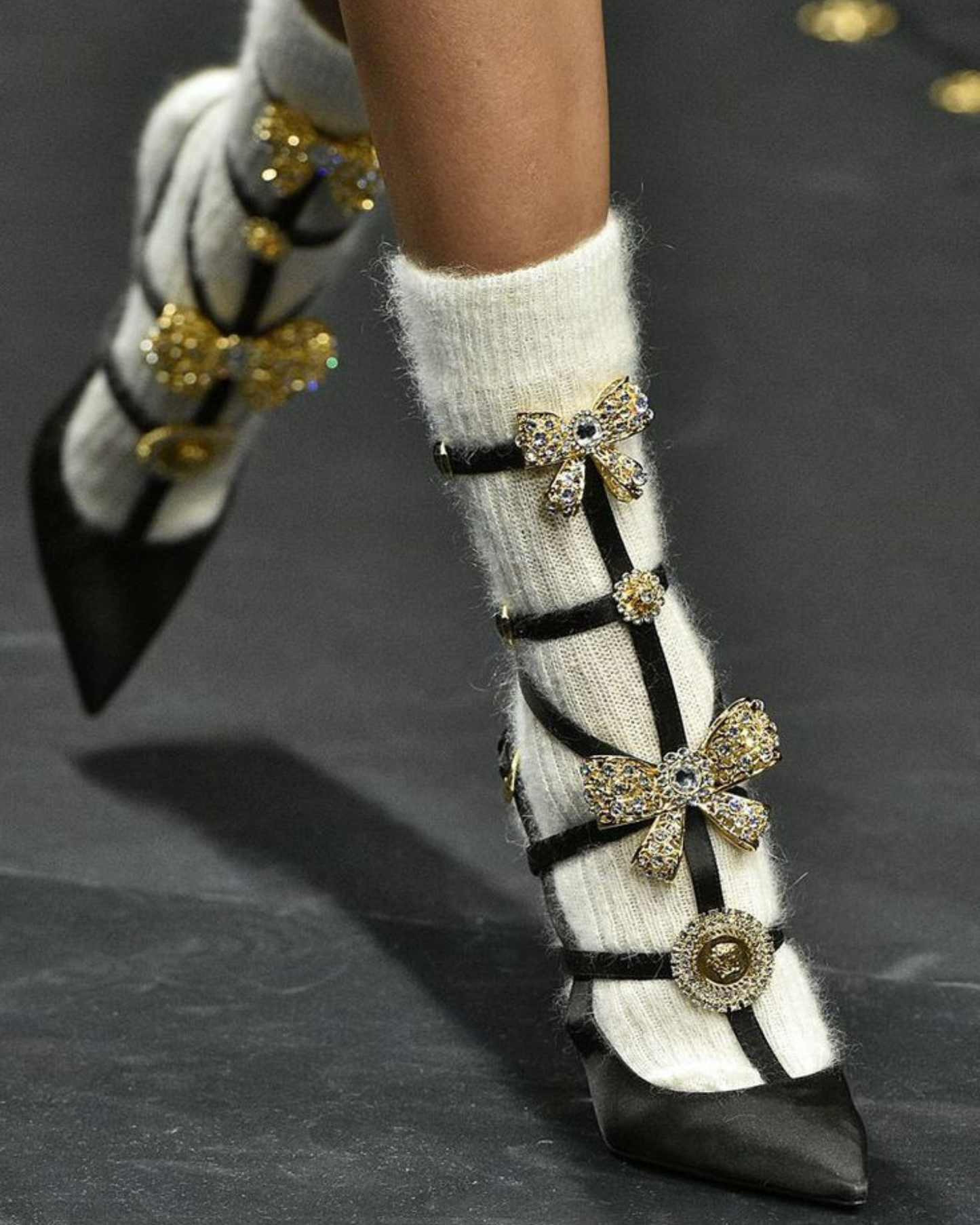 Baroque Knit Bow-Embellished Pumps